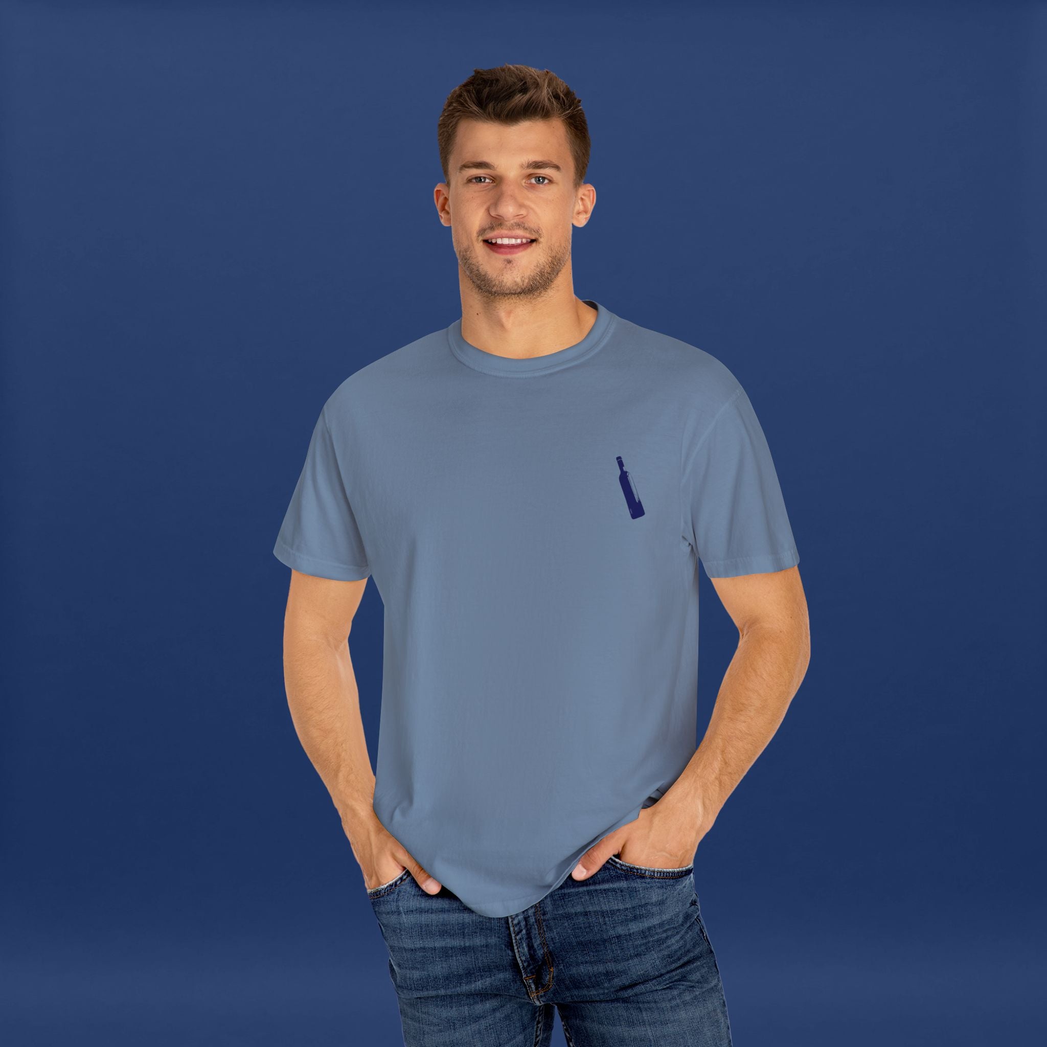 Minimalist Blue Liquor Bottle T-Shirt - Summer Short Sleeve Graphic Tee for Men & Women（Vibrant Colors ）