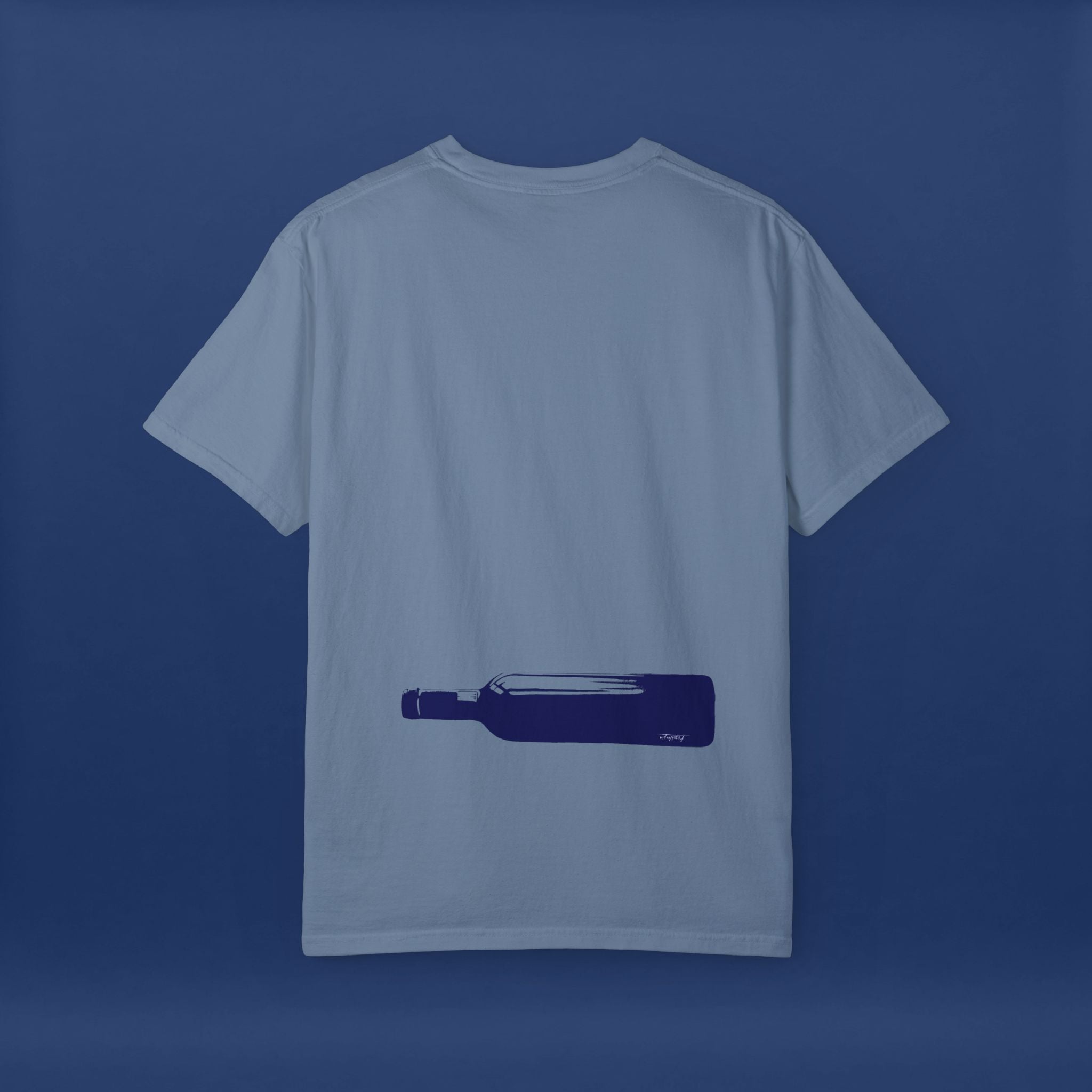 Minimalist Blue Liquor Bottle T-Shirt - Summer Short Sleeve Graphic Tee for Men & Women（Vibrant Colors ）