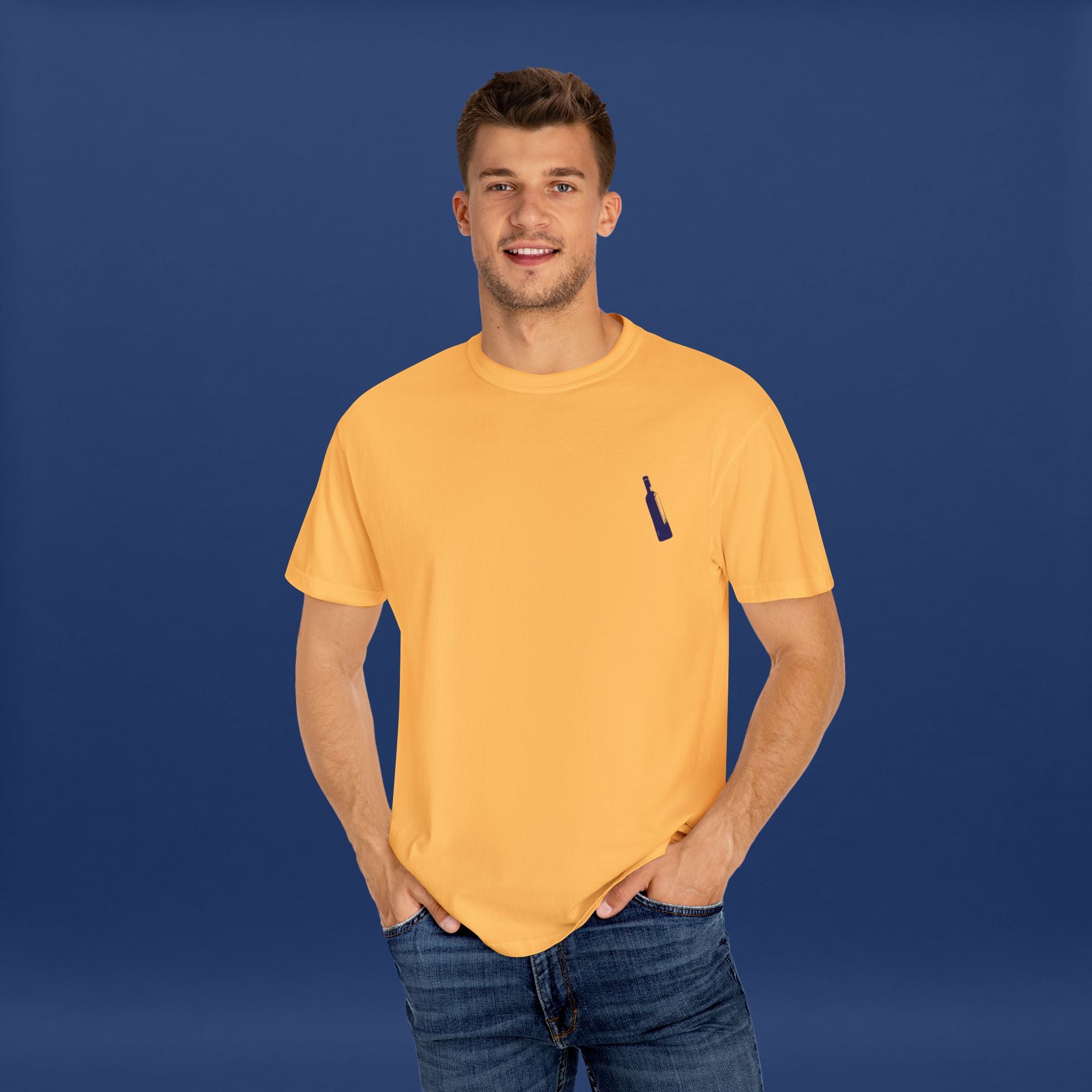Minimalist Blue Liquor Bottle T-Shirt - Summer Short Sleeve Graphic Tee for Men & Women（Vibrant Colors ）