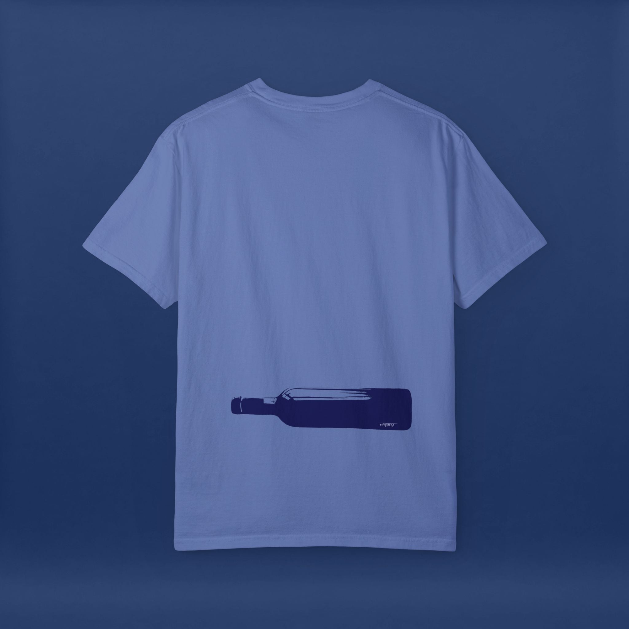 Minimalist Blue Liquor Bottle T-Shirt - Summer Short Sleeve Graphic Tee for Men & Women（Vibrant Colors ）