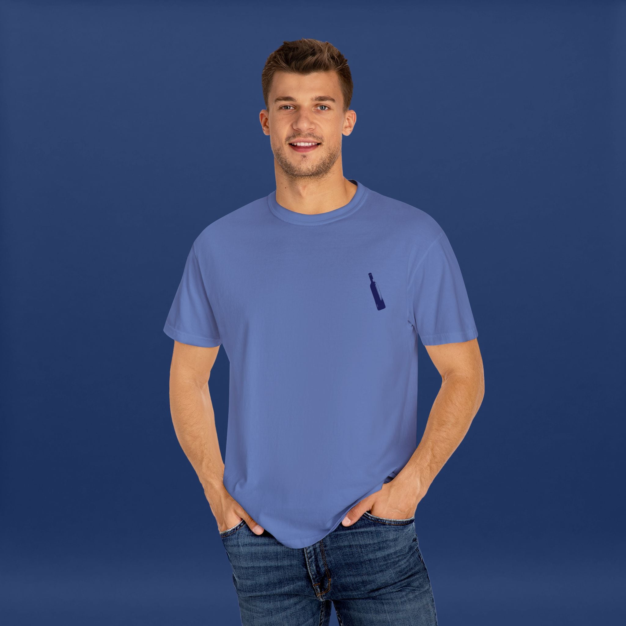 Minimalist Blue Liquor Bottle T-Shirt - Summer Short Sleeve Graphic Tee for Men & Women（Vibrant Colors ）