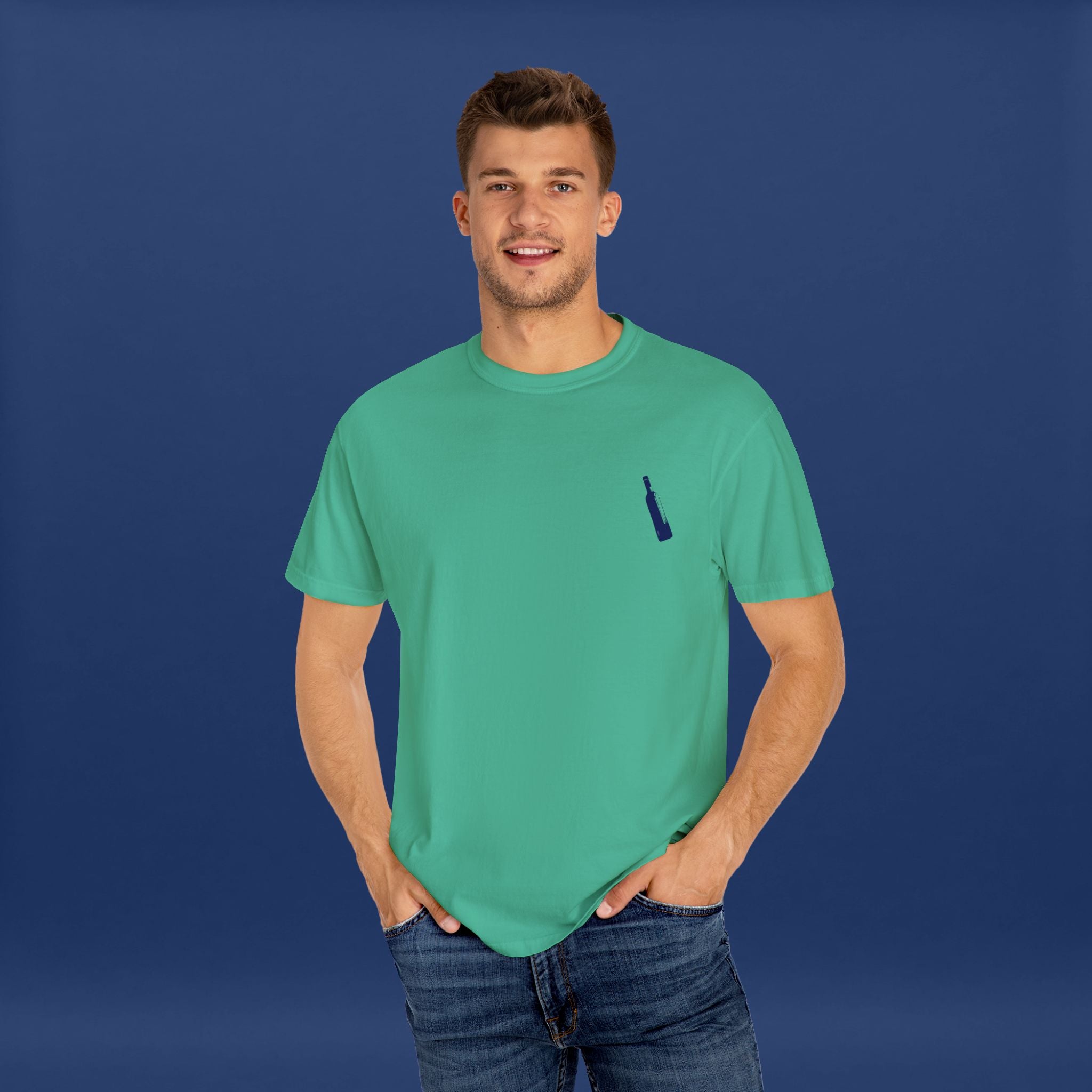 Minimalist Blue Liquor Bottle T-Shirt - Summer Short Sleeve Graphic Tee for Men & Women（Vibrant Colors ）