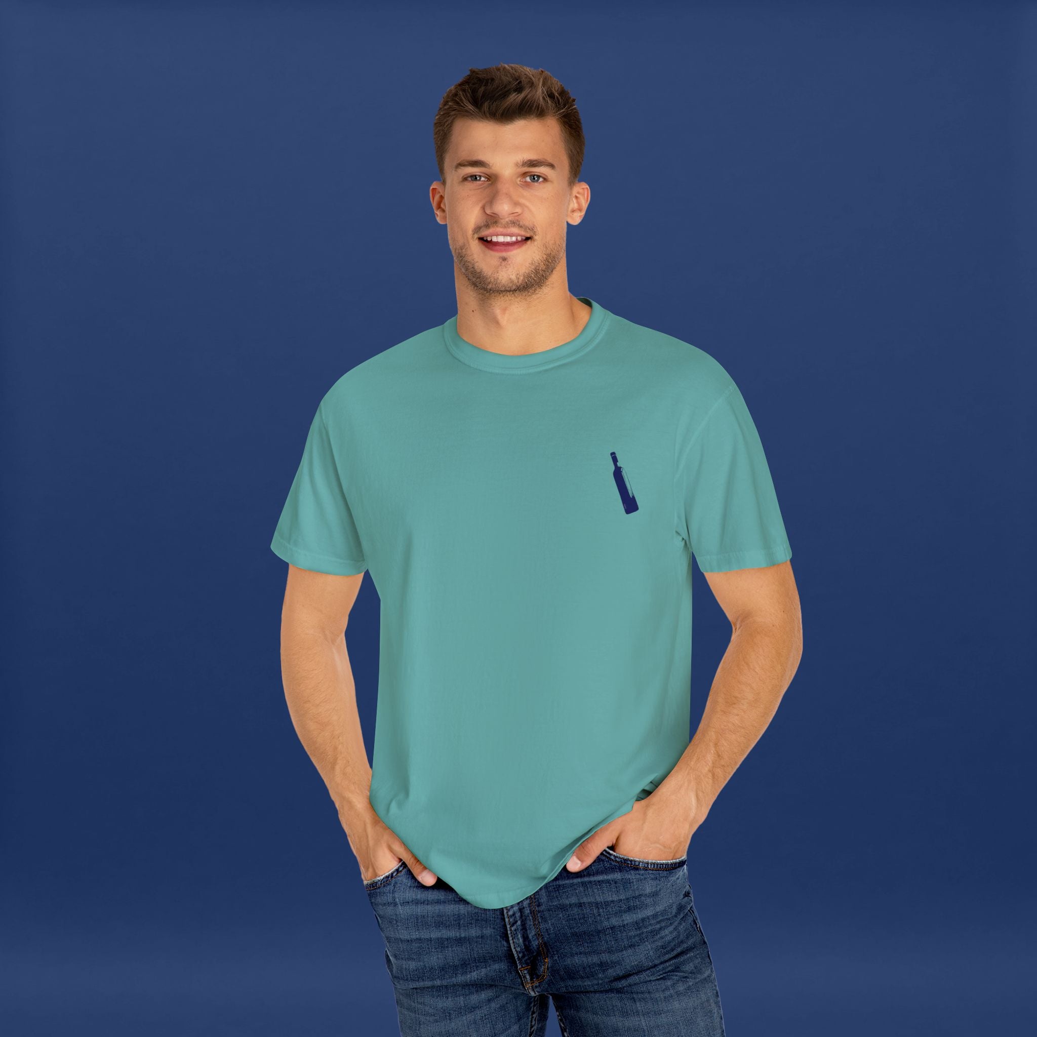Minimalist Blue Liquor Bottle T-Shirt - Summer Short Sleeve Graphic Tee for Men & Women（Vibrant Colors ）