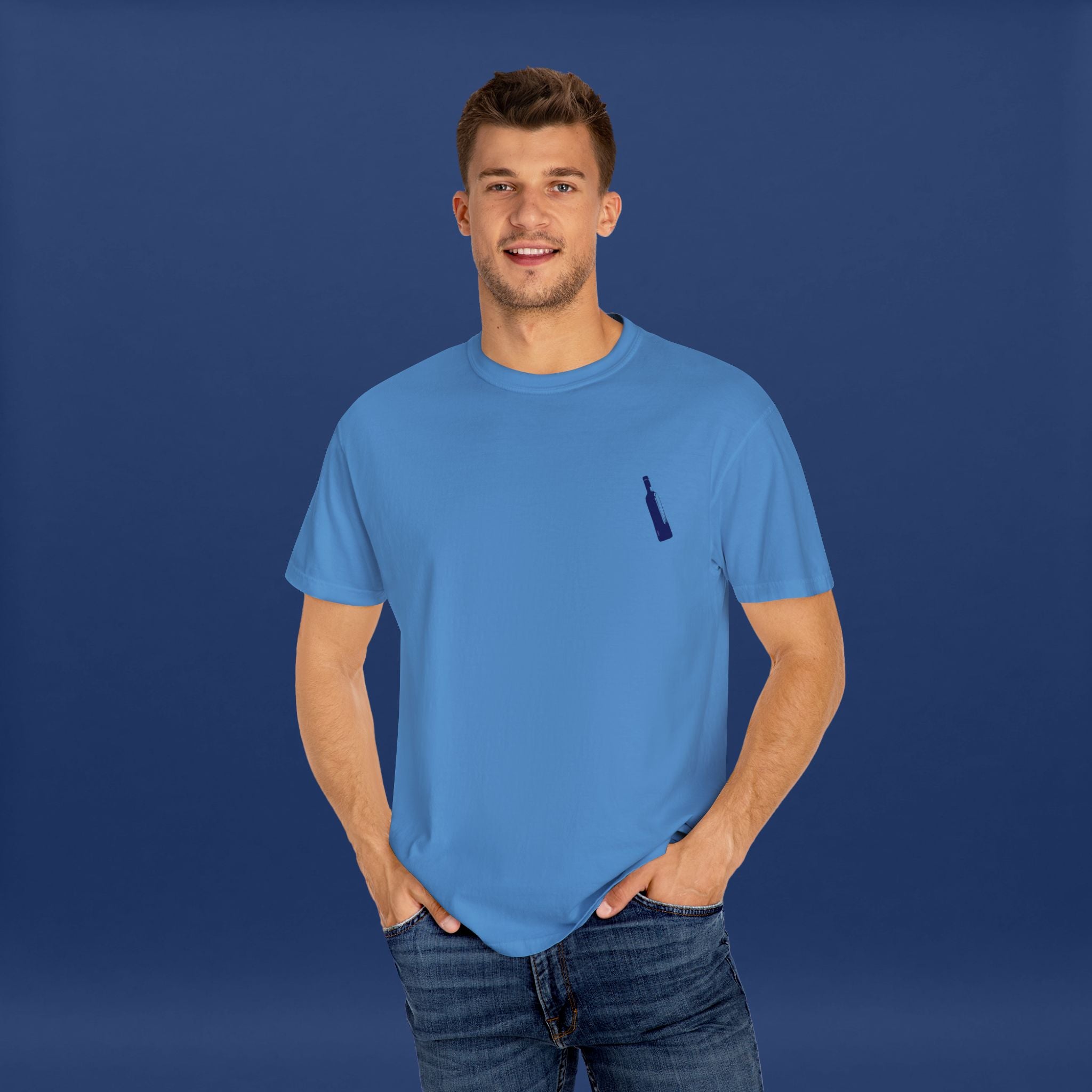 Minimalist Blue Liquor Bottle T-Shirt - Summer Short Sleeve Graphic Tee for Men & Women（Vibrant Colors ）
