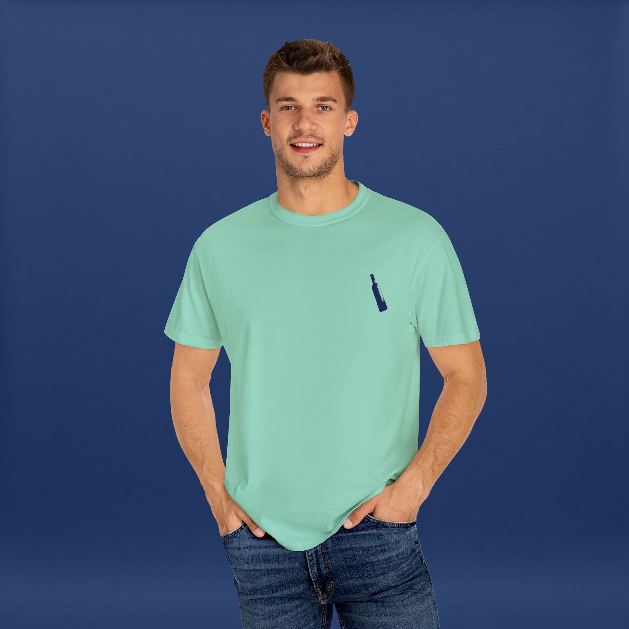 Minimalist Blue Liquor Bottle T-Shirt - Summer Short Sleeve Graphic Tee for Men & Women（Vibrant Colors ）